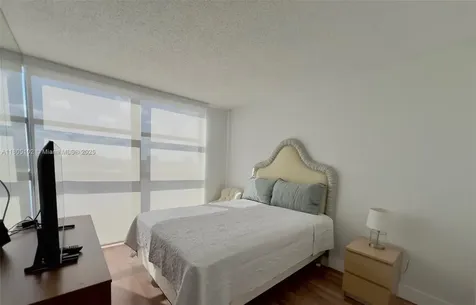 1000 W Island Boulevard Aventura FL 33160