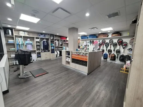 1000 W Island Boulevard Aventura FL 33160
