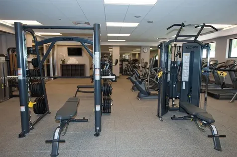 1000 W Island Boulevard Aventura FL 33160