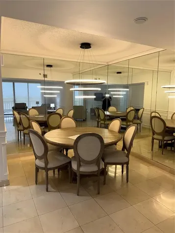 1000 W Island Boulevard Aventura FL 33160