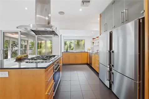 9650 NE 5th Avenue Road Miami Shores FL 33138