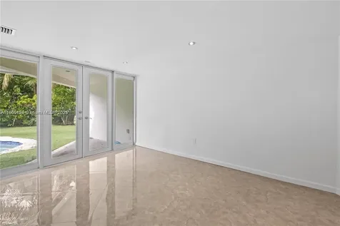 9650 NE 5th Avenue Road Miami Shores FL 33138