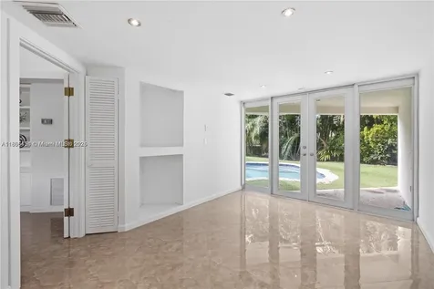 9650 NE 5th Avenue Road Miami Shores FL 33138