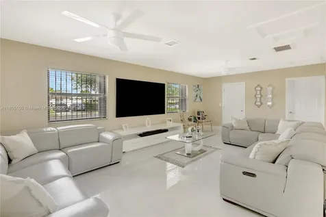 2311 SW 89th Court Miami FL 33165