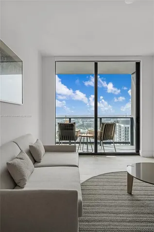 601 NE 1st Miami FL 33132