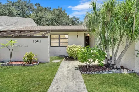 1561 NW 98th Terrace Pembroke Pines FL 33024