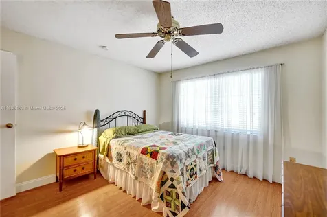 1561 NW 98th Terrace Pembroke Pines FL 33024