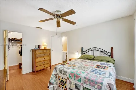 1561 NW 98th Terrace Pembroke Pines FL 33024