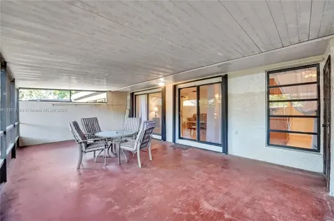1561 NW 98th Terrace Pembroke Pines FL 33024
