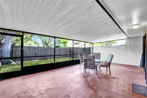 1561 NW 98th Terrace Pembroke Pines FL 33024
