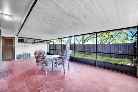 1561 NW 98th Terrace Pembroke Pines FL 33024