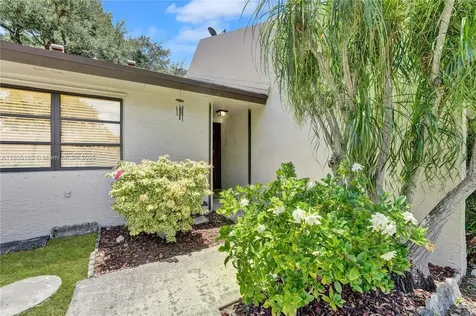 1561 NW 98th Terrace Pembroke Pines FL 33024