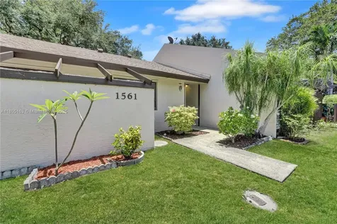 1561 NW 98th Terrace Pembroke Pines FL 33024