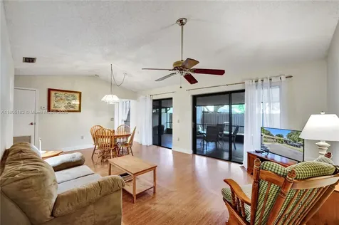 1561 NW 98th Terrace Pembroke Pines FL 33024