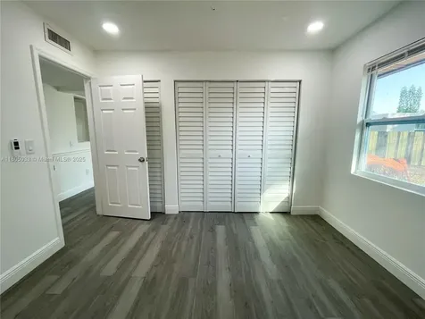 7915 NW 73rd Avenue Tamarac FL 33321