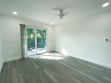 7915 NW 73rd Avenue Tamarac FL 33321