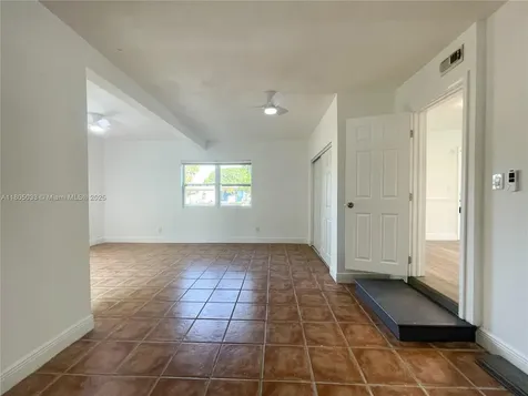 7915 NW 73rd Avenue Tamarac FL 33321