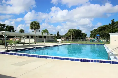 7915 NW 73rd Avenue Tamarac FL 33321
