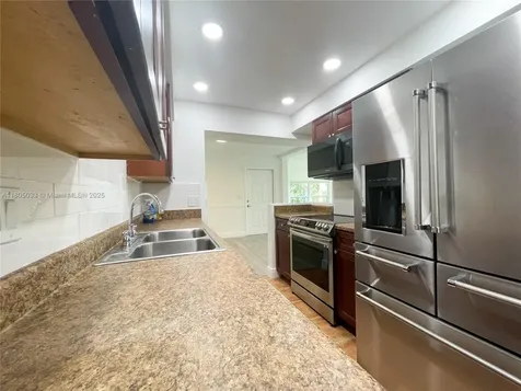 7915 NW 73rd Avenue Tamarac FL 33321