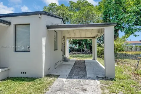 1376 NW 42nd Street Miami FL 33142