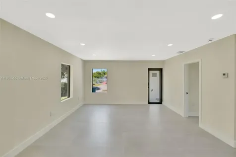 1376 NW 42nd Street Miami FL 33142