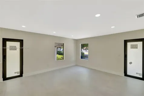 1376 NW 42nd Street Miami FL 33142