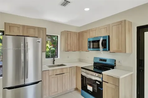 1376 NW 42nd Street Miami FL 33142