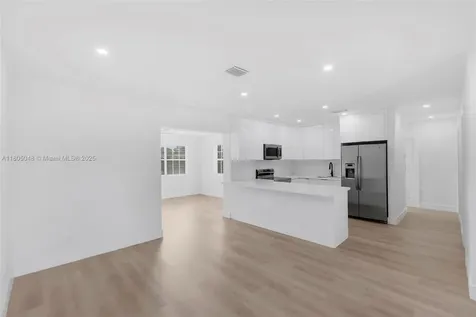 3421 E 8th Lane Hialeah FL 33013