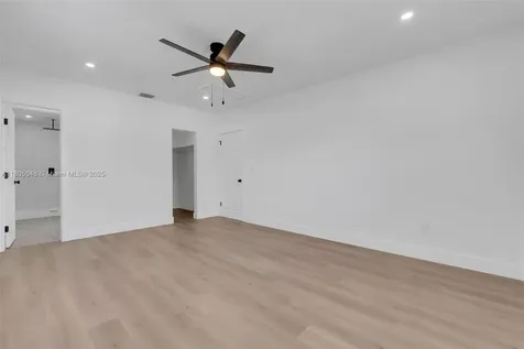 3421 E 8th Lane Hialeah FL 33013