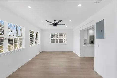 3421 E 8th Lane Hialeah FL 33013