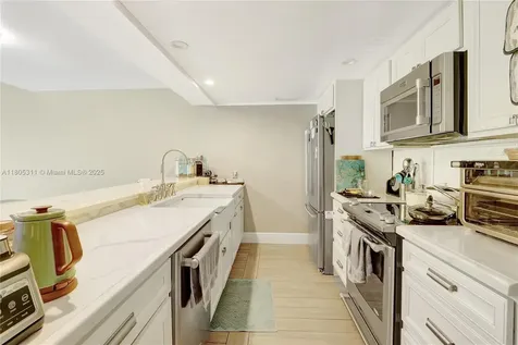 1033 NW 124th Avenue Pembroke Pines FL 33026
