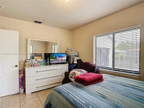 280 NW 45th Street Miami FL 33127