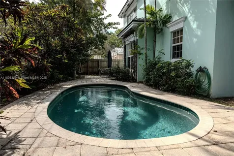 1812 SW 10th Avenue Fort Lauderdale FL 33315