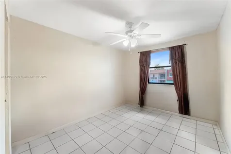 960 W 79th Place Hialeah FL 33014