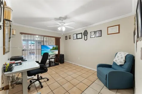 960 W 79th Place Hialeah FL 33014