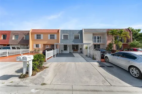 960 W 79th Place Hialeah FL 33014