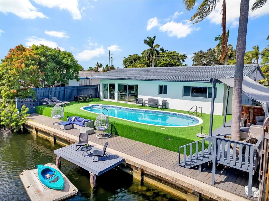 2828 Cleveland Street Hollywood FL 33020