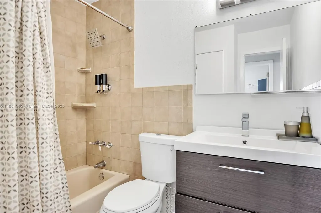 2828 Cleveland Street Hollywood FL 33020