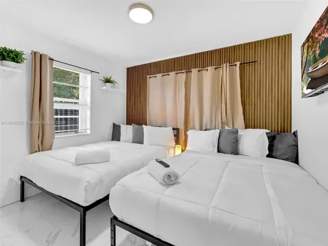 421 W Pembroke Road Hallandale Beach FL 33009