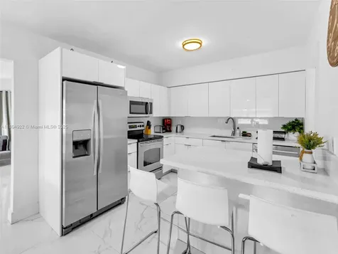 421 W Pembroke Road Hallandale Beach FL 33009