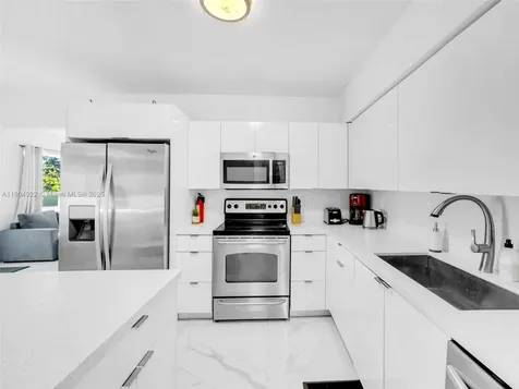421 W Pembroke Road Hallandale Beach FL 33009