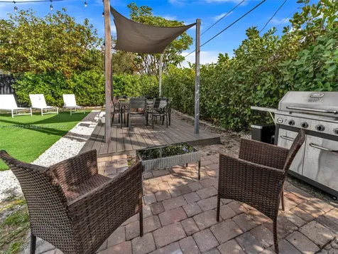 421 W Pembroke Road Hallandale Beach FL 33009