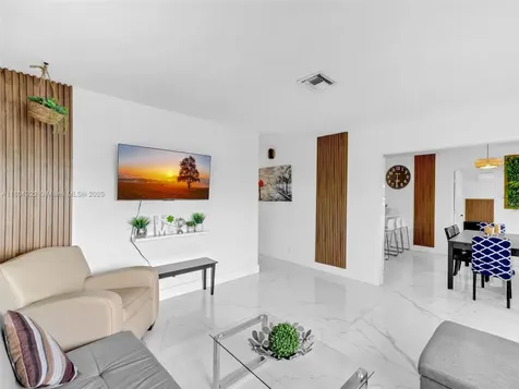 421 W Pembroke Road Hallandale Beach FL 33009