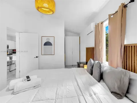 421 W Pembroke Road Hallandale Beach FL 33009