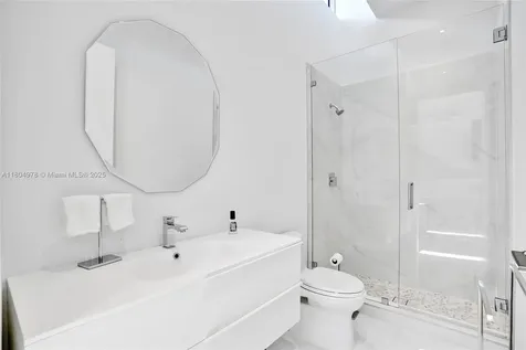 3750 Yacht Club Drive Aventura FL 33180