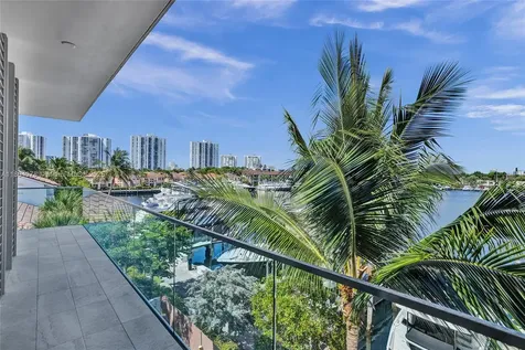 3750 Yacht Club Drive Aventura FL 33180