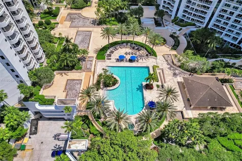3750 Yacht Club Drive Aventura FL 33180