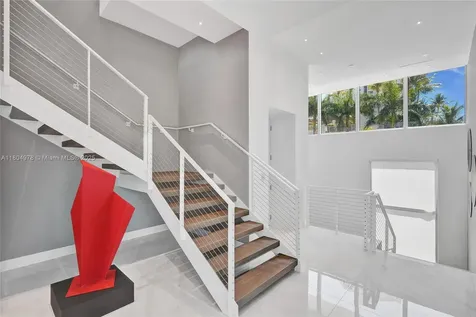 3750 Yacht Club Drive Aventura FL 33180