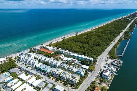 5515 N Surf Road Hollywood FL 33019