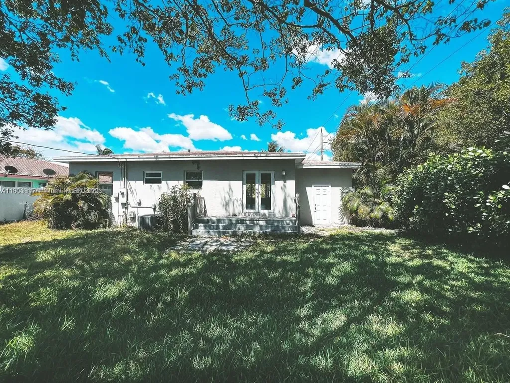 1231 N 16th Court Hollywood FL 33020